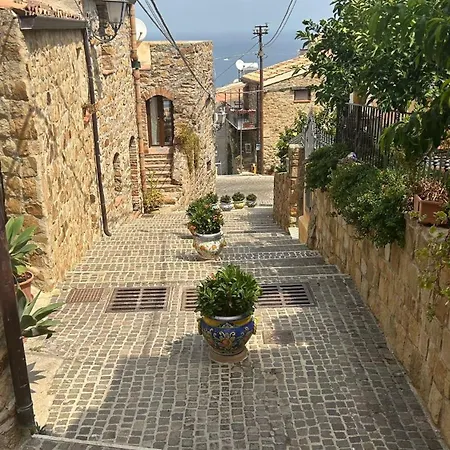 Dea Del Borgo