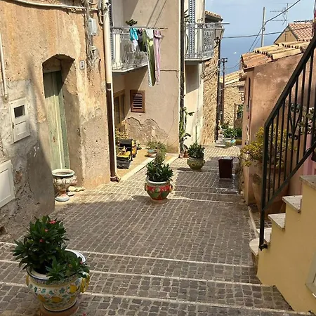 Ferienhaus Dea Del Borgo *
